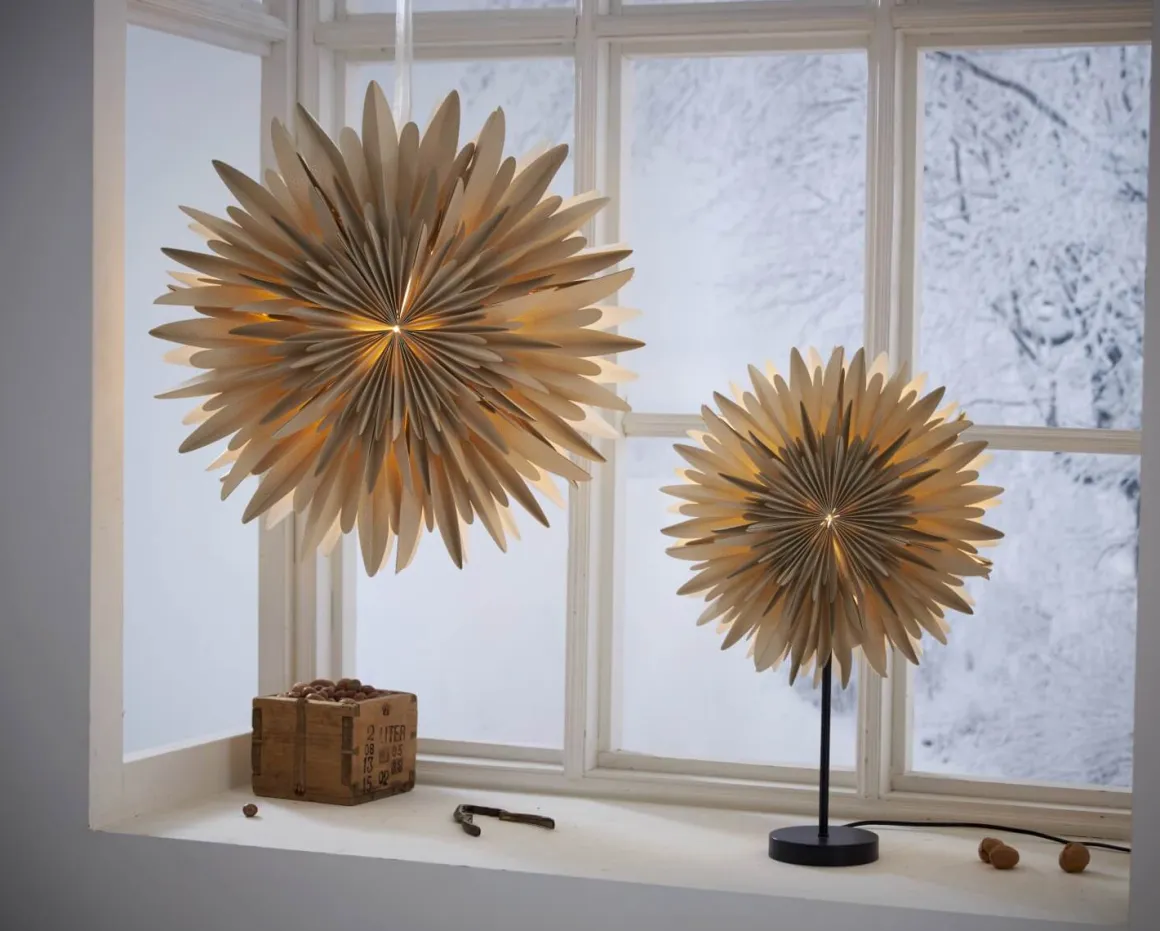 WINTER Stjärna på fot 62cm Beige